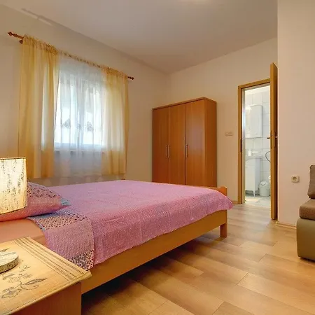 Apartment Mladenka *